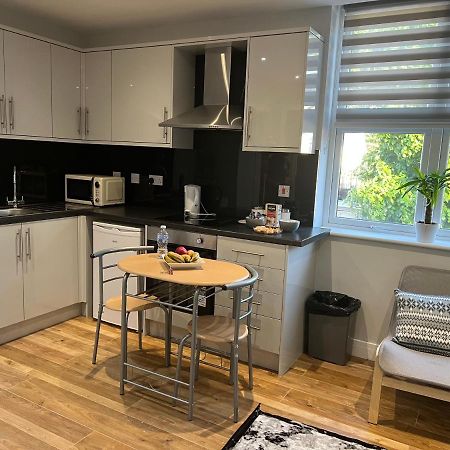 The Grande Residence - Close To Central London & Next To Northfield Tube Station Hanwell Екстериор снимка