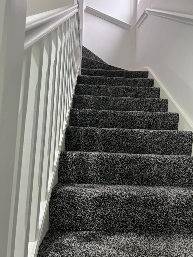 The Grande Residence - Close To Central London & Next To Northfield Tube Station Hanwell Екстериор снимка